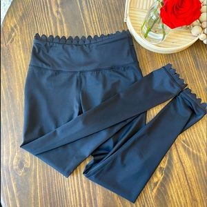 Electric Yoga - Scalloped Leggings - Sz M